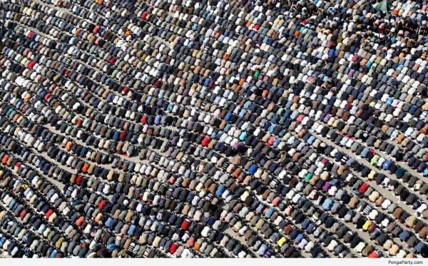 Muslims-praying-600x373