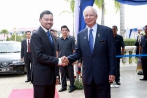 Najib_and_Brunei_Crown_prince_20131112_06_600_399_100