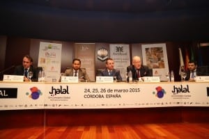 From left to right: Nestor Montoya, responsible for Corporate Banking of Attijariwafa Bank, Sayd Farook, responsible for Thomson Reuters Islamic Capital Markets, Ángel José Del Río, Commercial Division of Aresbank, Daud Vicary Abdullah, president and CEO of INCEIF y José María Fuentes, director of Kernel Investment Group Investments.
